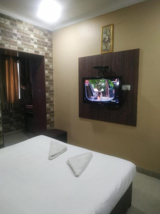 Hotel Diamond Suites Калькутта Экстерьер фото