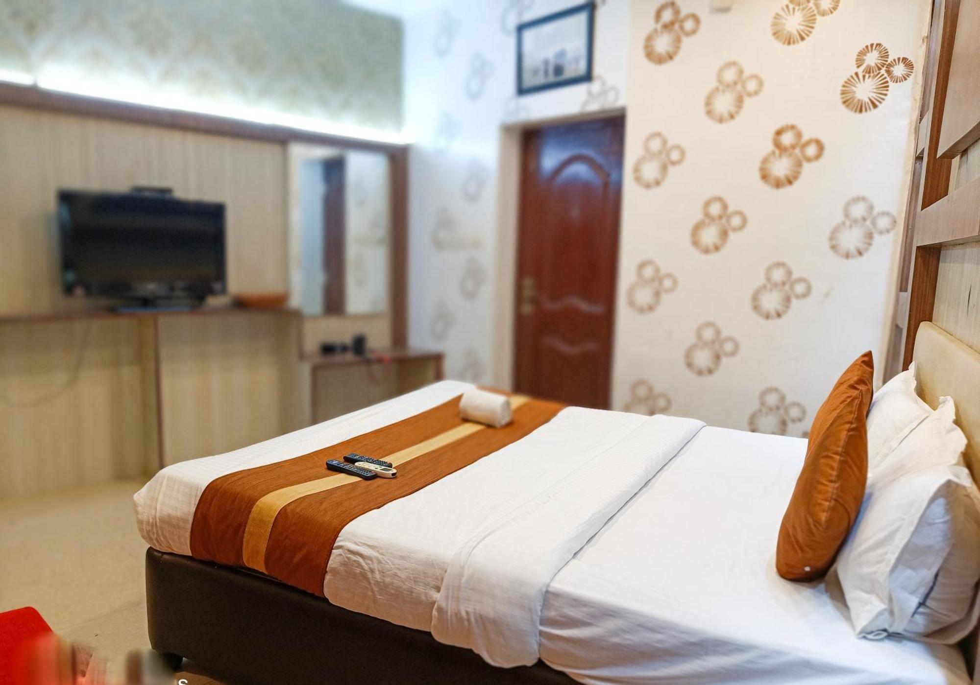 Hotel Diamond Suites Калькутта Экстерьер фото